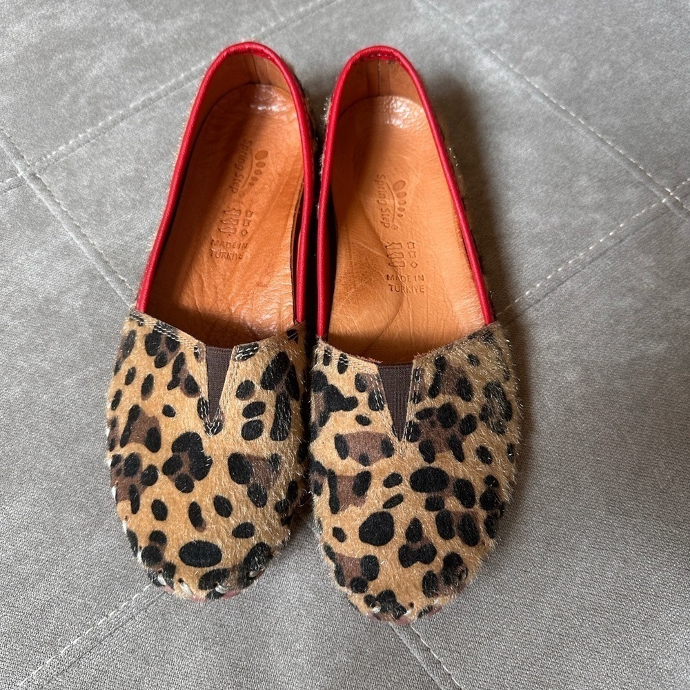 Leopard Print Women's Shoes with Red Trim - Picture 5 of 7